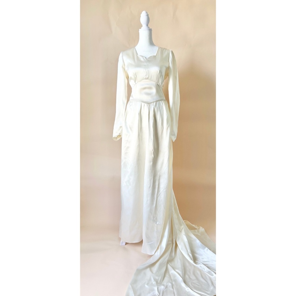 1940’s Slipper Satin Wedding Dress Size 6/8